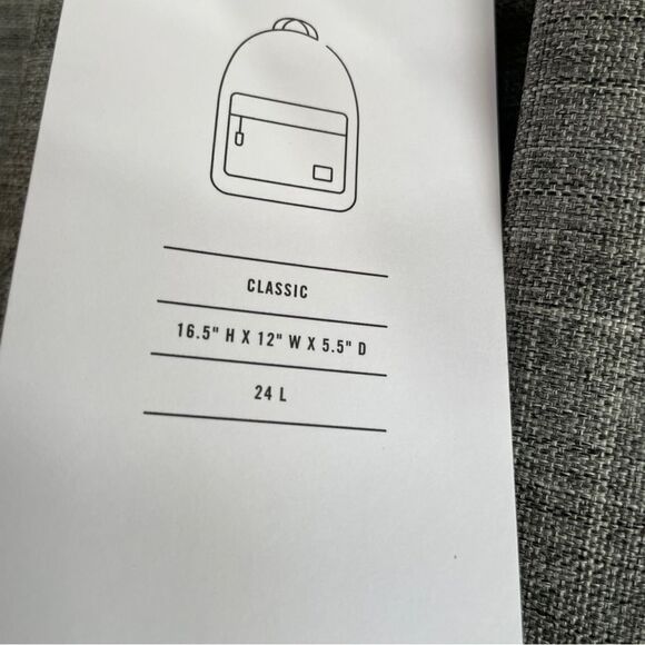 NEW WITH TAGS HERSCHEL CLASSIC BACKPACK IN RAVEN CROSSHATCH - Picture 7 of 8